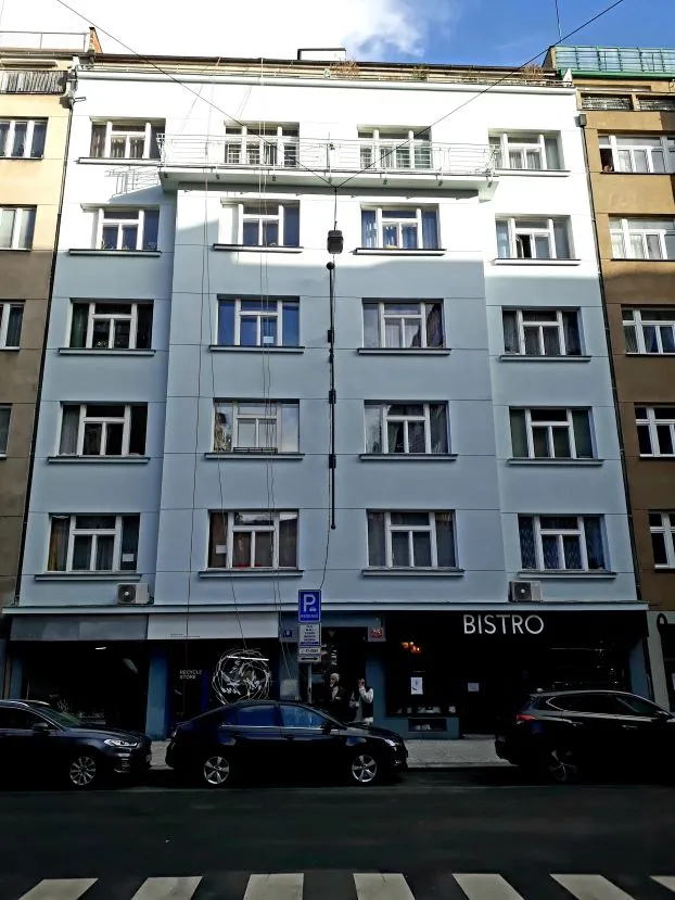 Kompletní oprava fasády, Praha 7 — před opravou