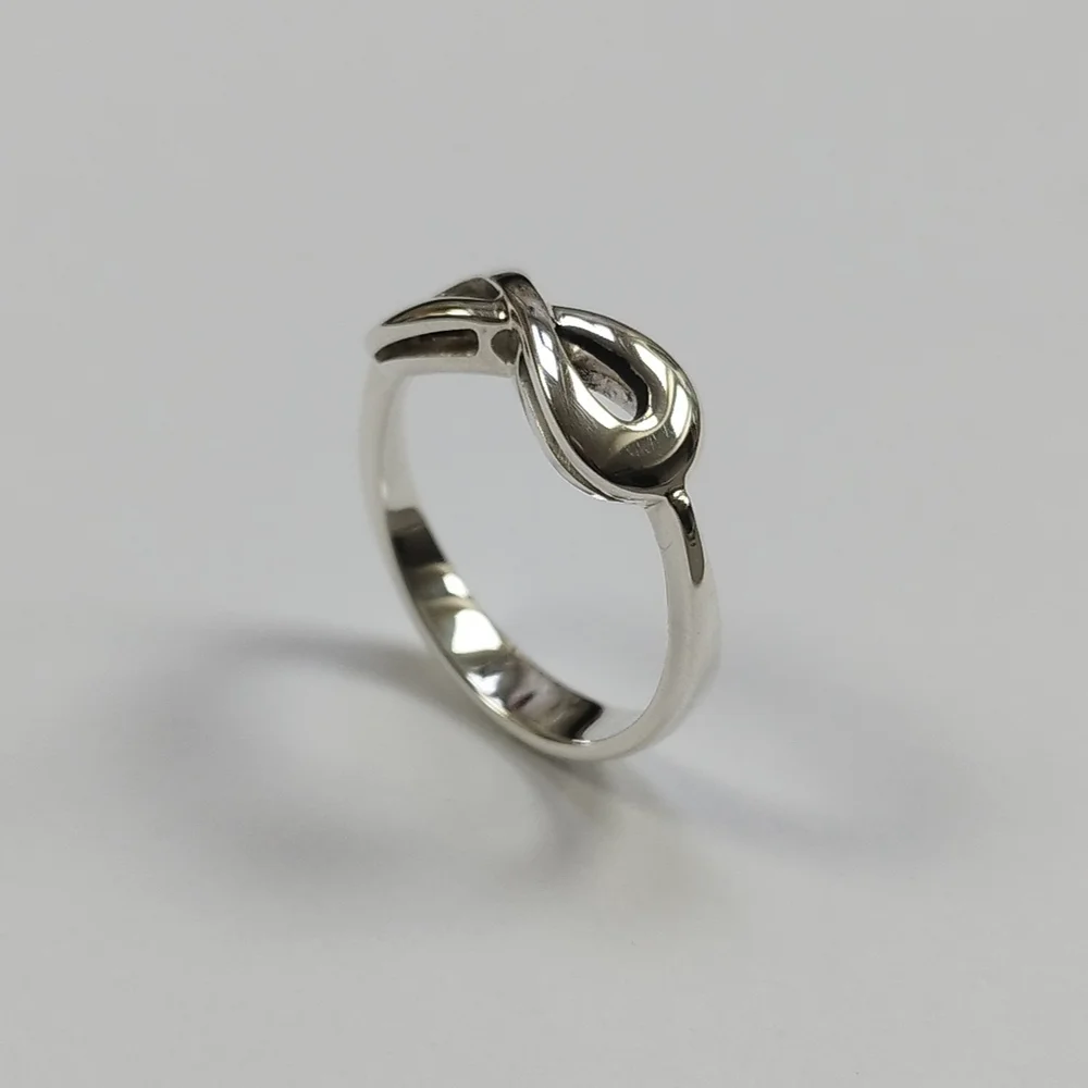 Prsten Infinity — detail uzlu