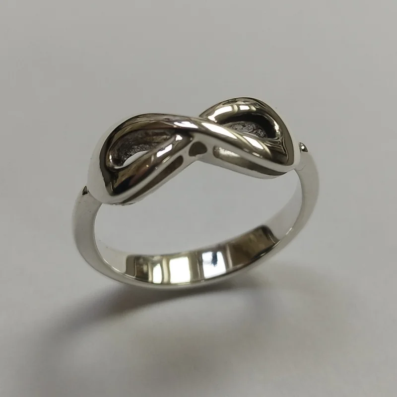 Stříbrný prsten Infinity